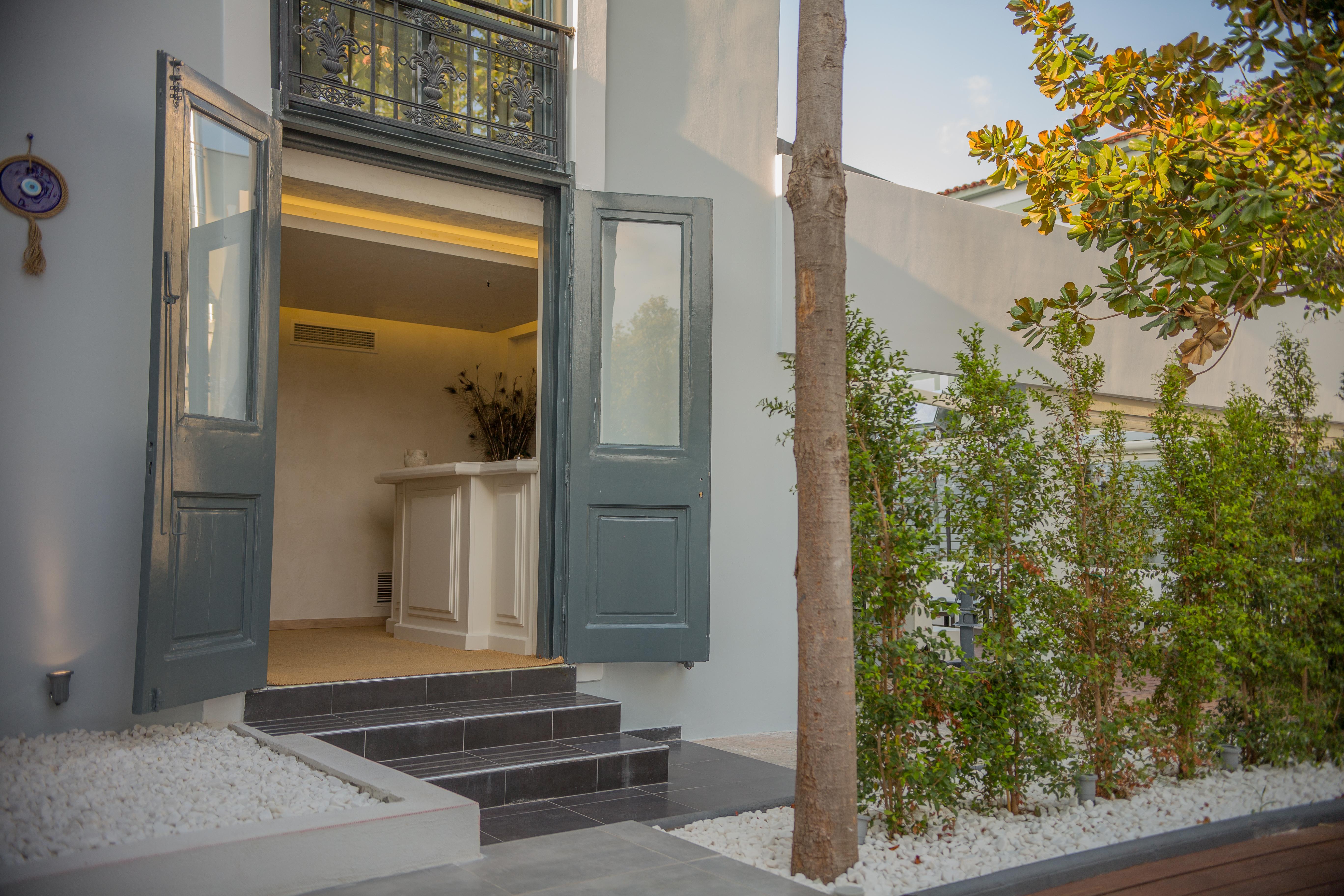 Panellinion Luxury Rooms Kalamata Exterior photo