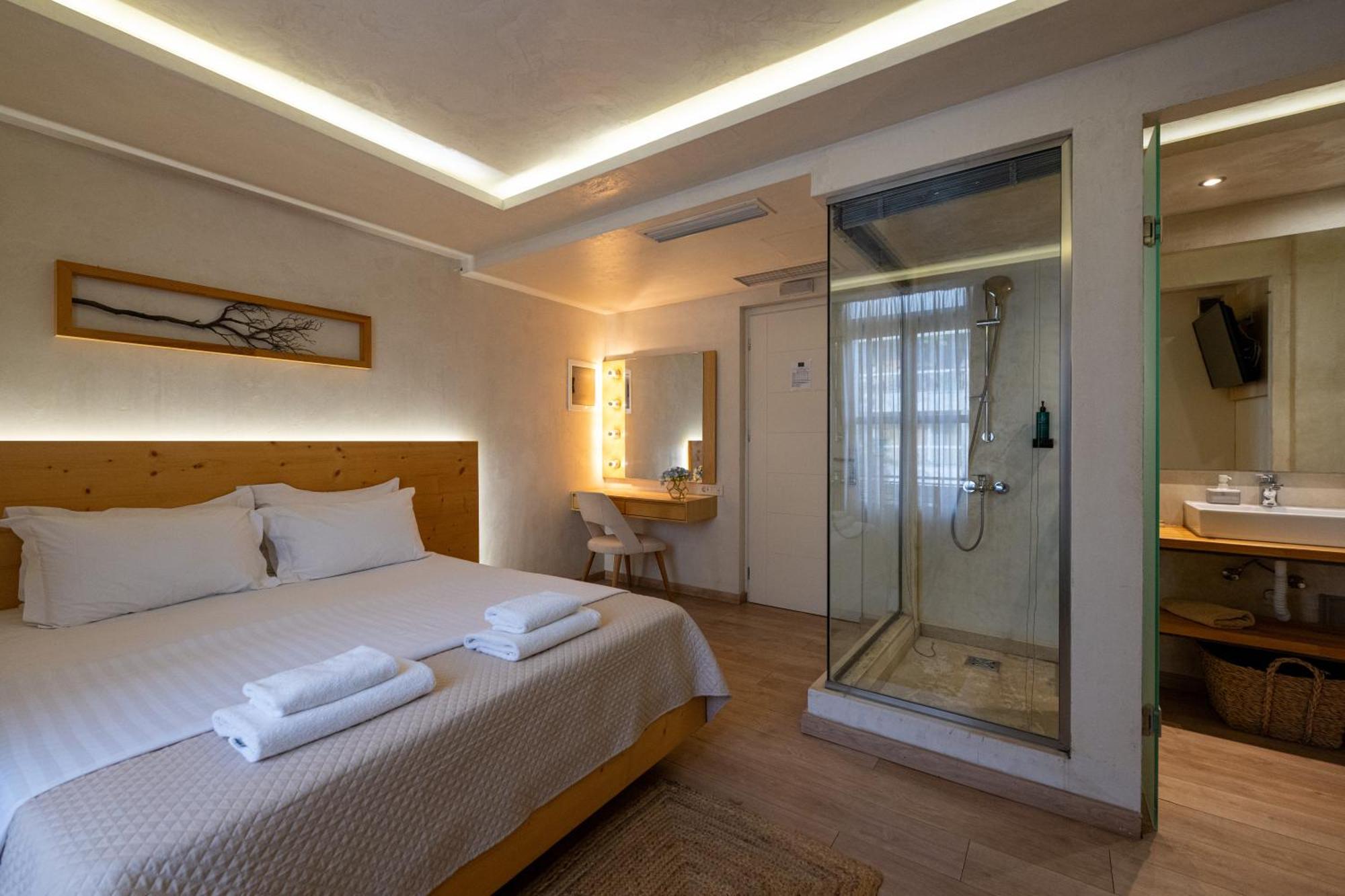 Panellinion Luxury Rooms Kalamata Exterior photo