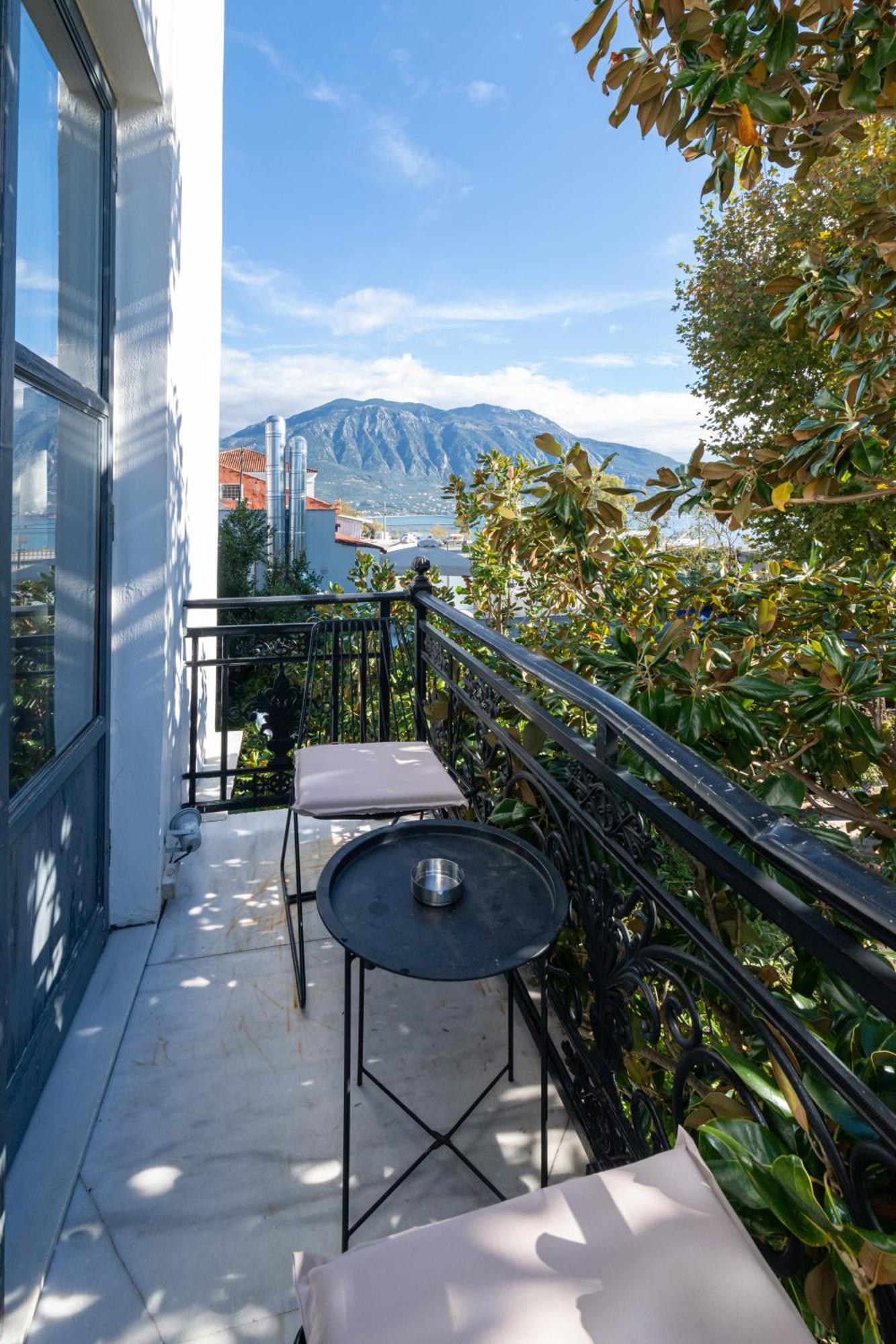 Panellinion Luxury Rooms Kalamata Exterior photo
