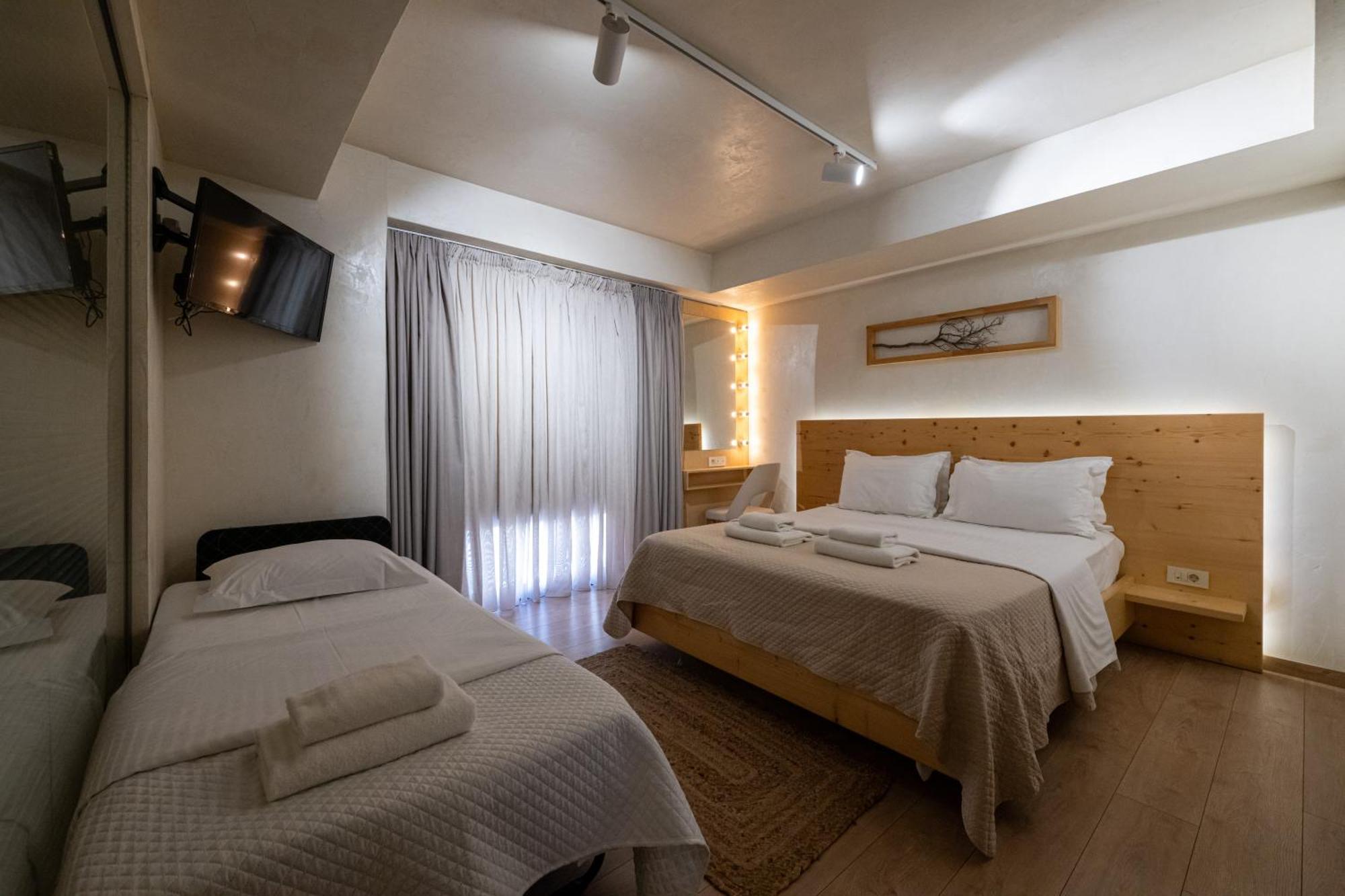 Panellinion Luxury Rooms Kalamata Exterior photo