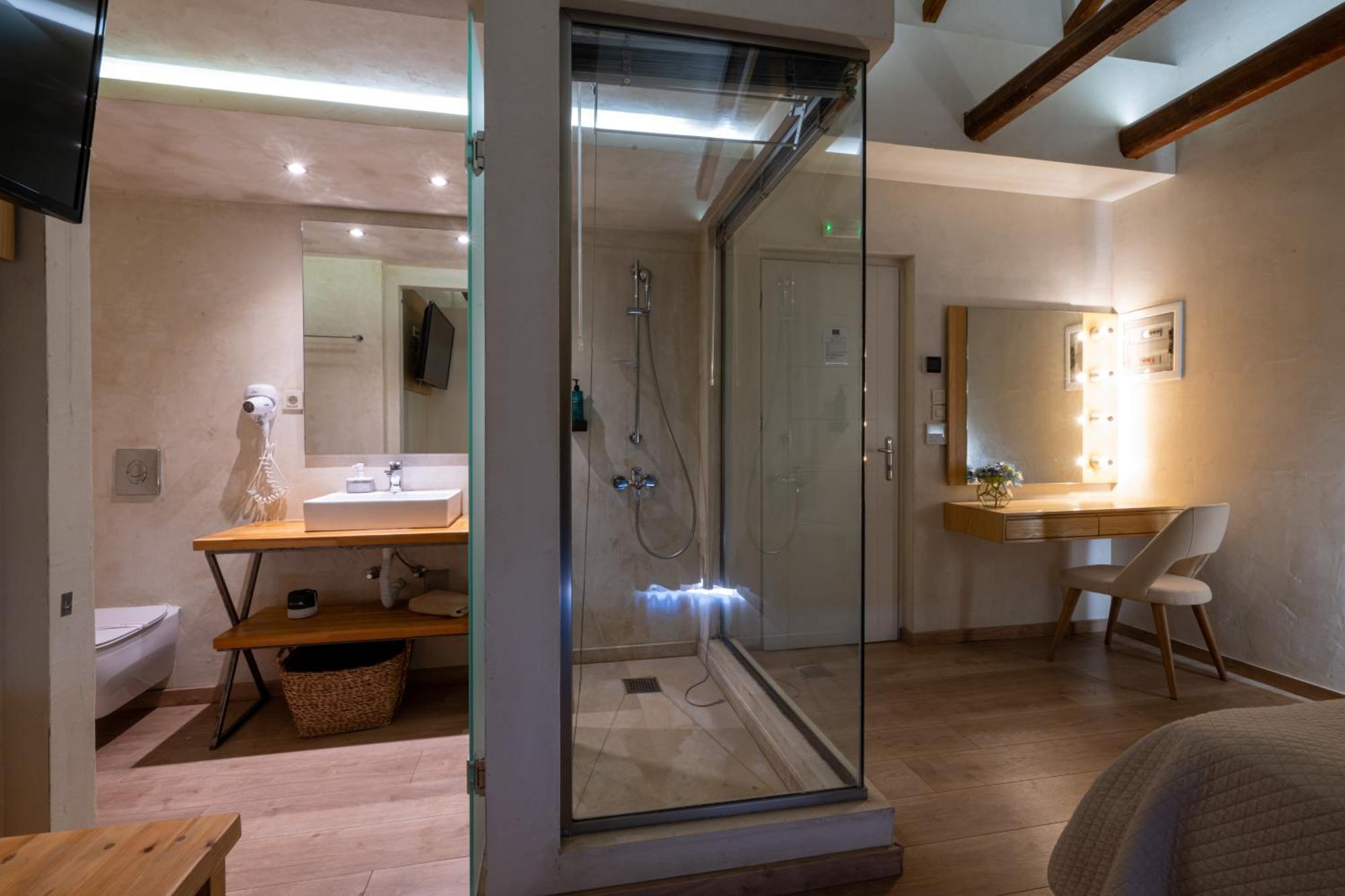 Panellinion Luxury Rooms Kalamata Exterior photo