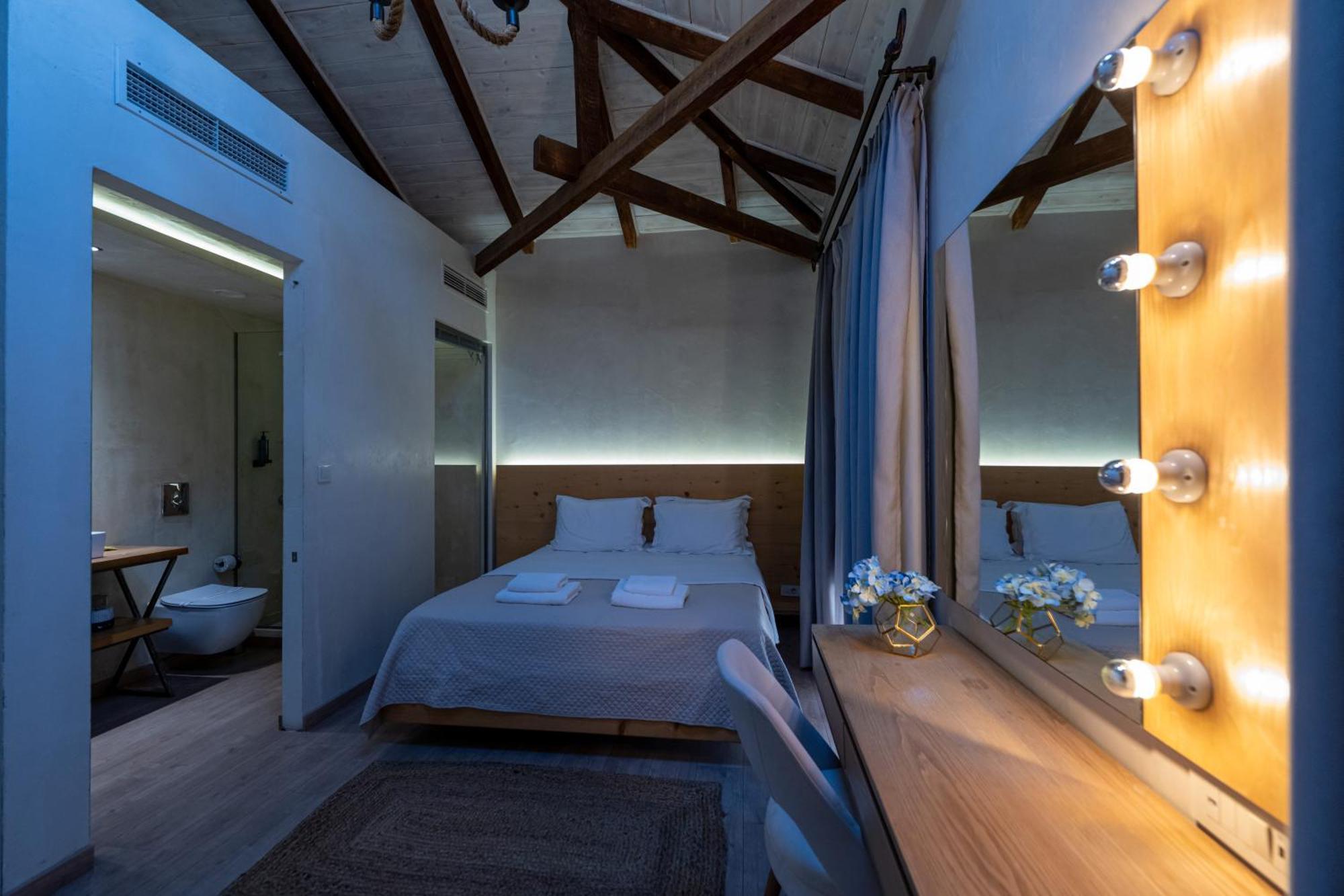 Panellinion Luxury Rooms Kalamata Exterior photo