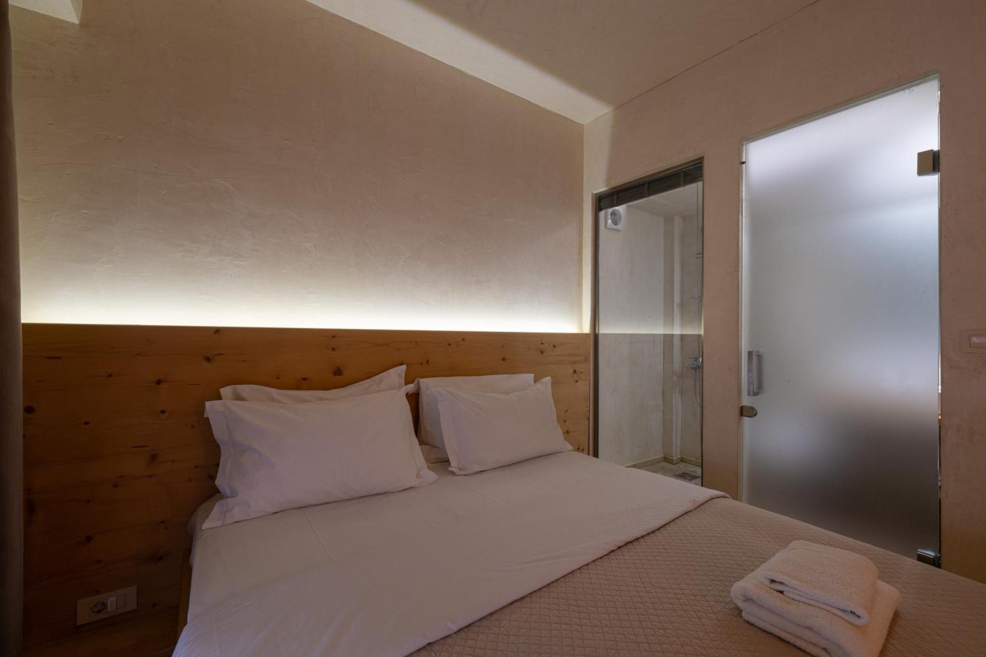 Panellinion Luxury Rooms Kalamata Exterior photo