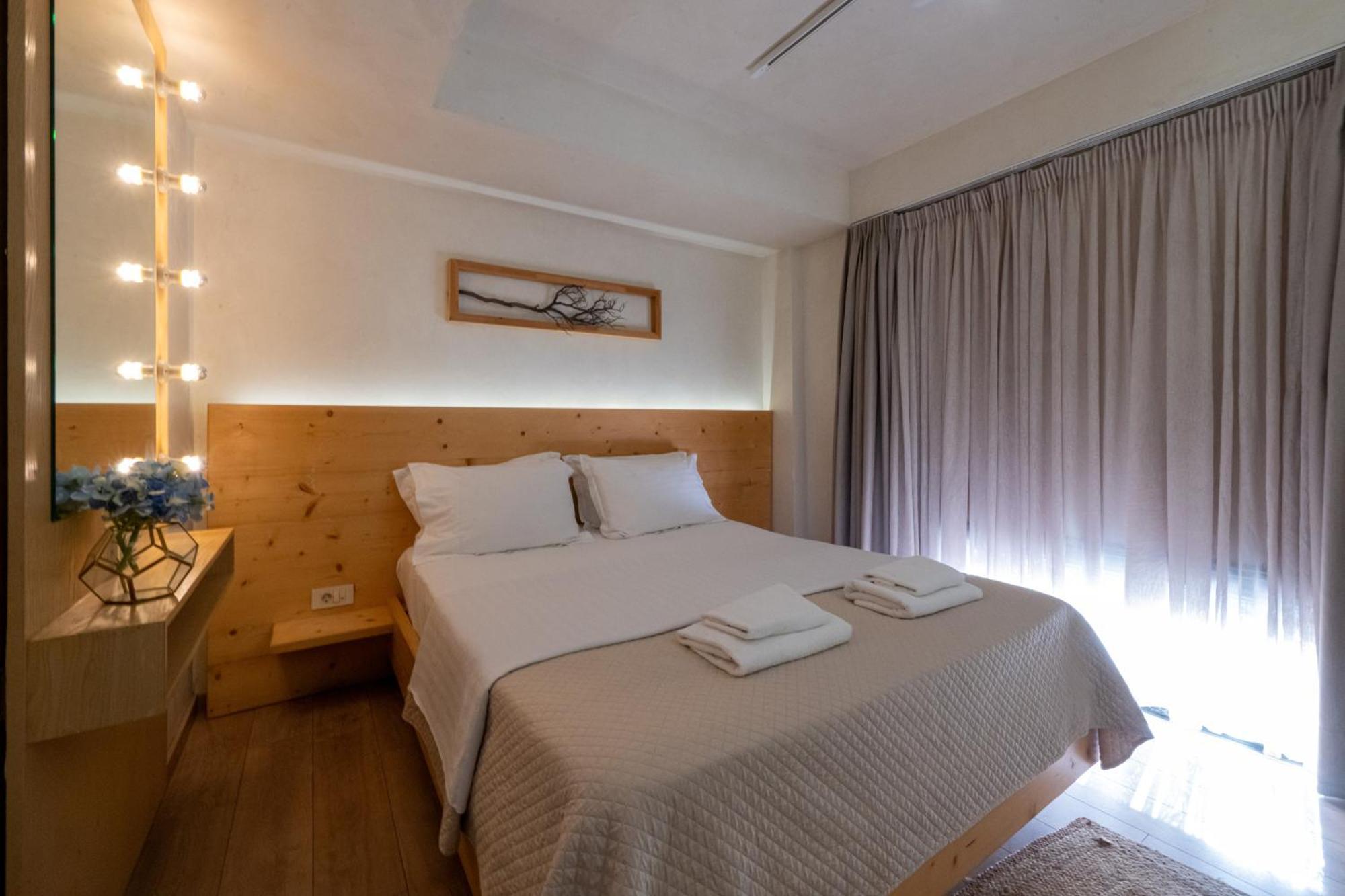 Panellinion Luxury Rooms Kalamata Exterior photo