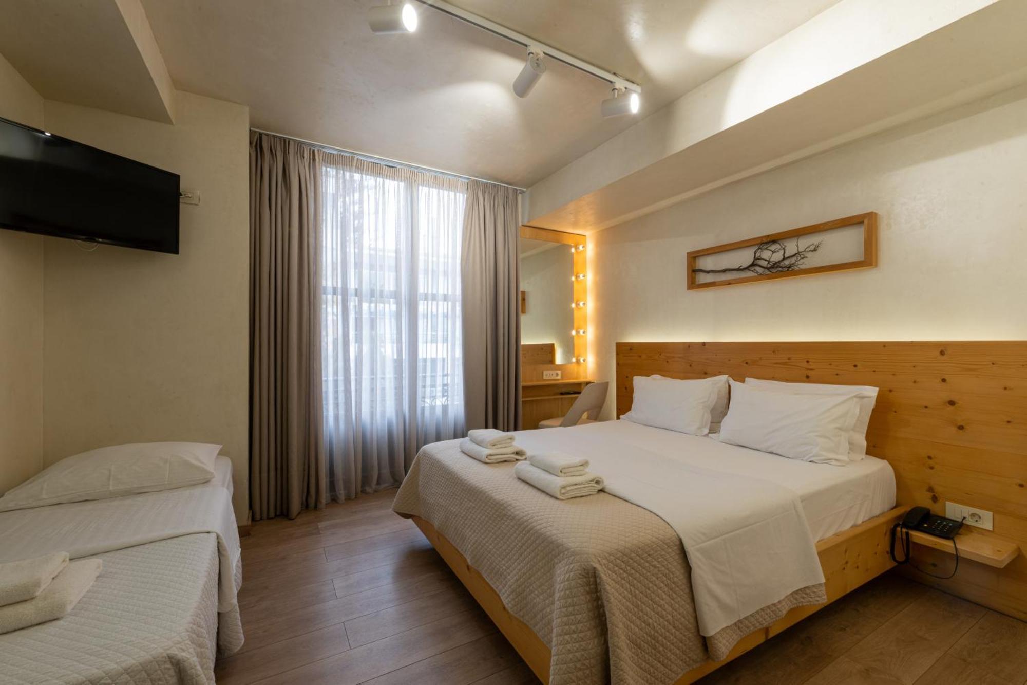 Panellinion Luxury Rooms Kalamata Exterior photo