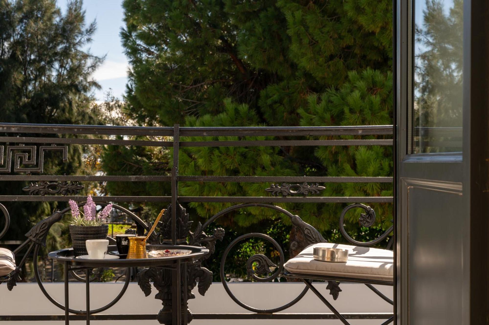 Panellinion Luxury Rooms Kalamata Exterior photo