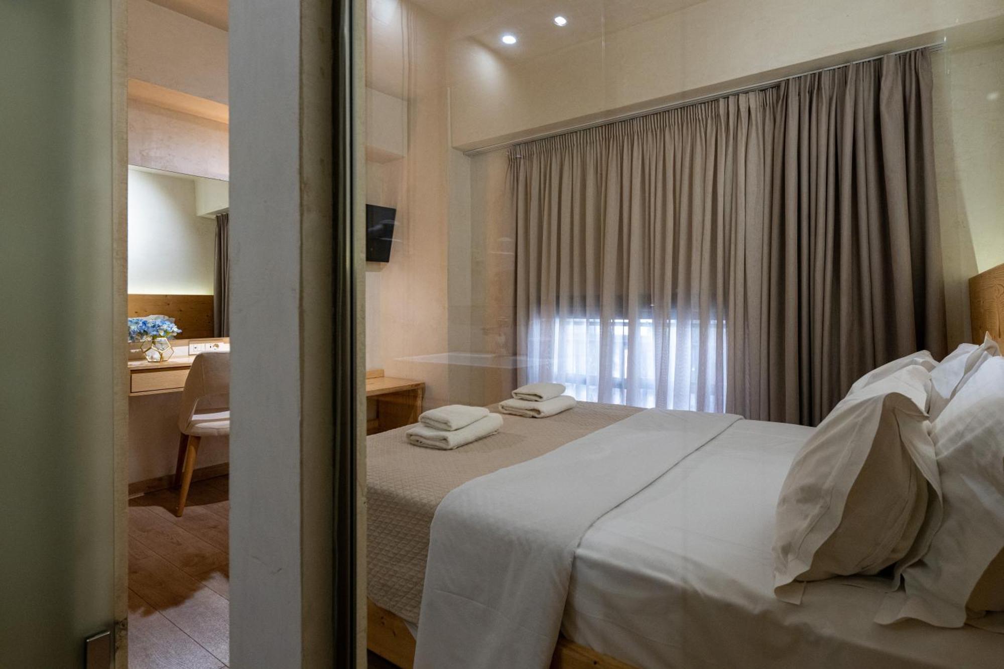 Panellinion Luxury Rooms Kalamata Exterior photo