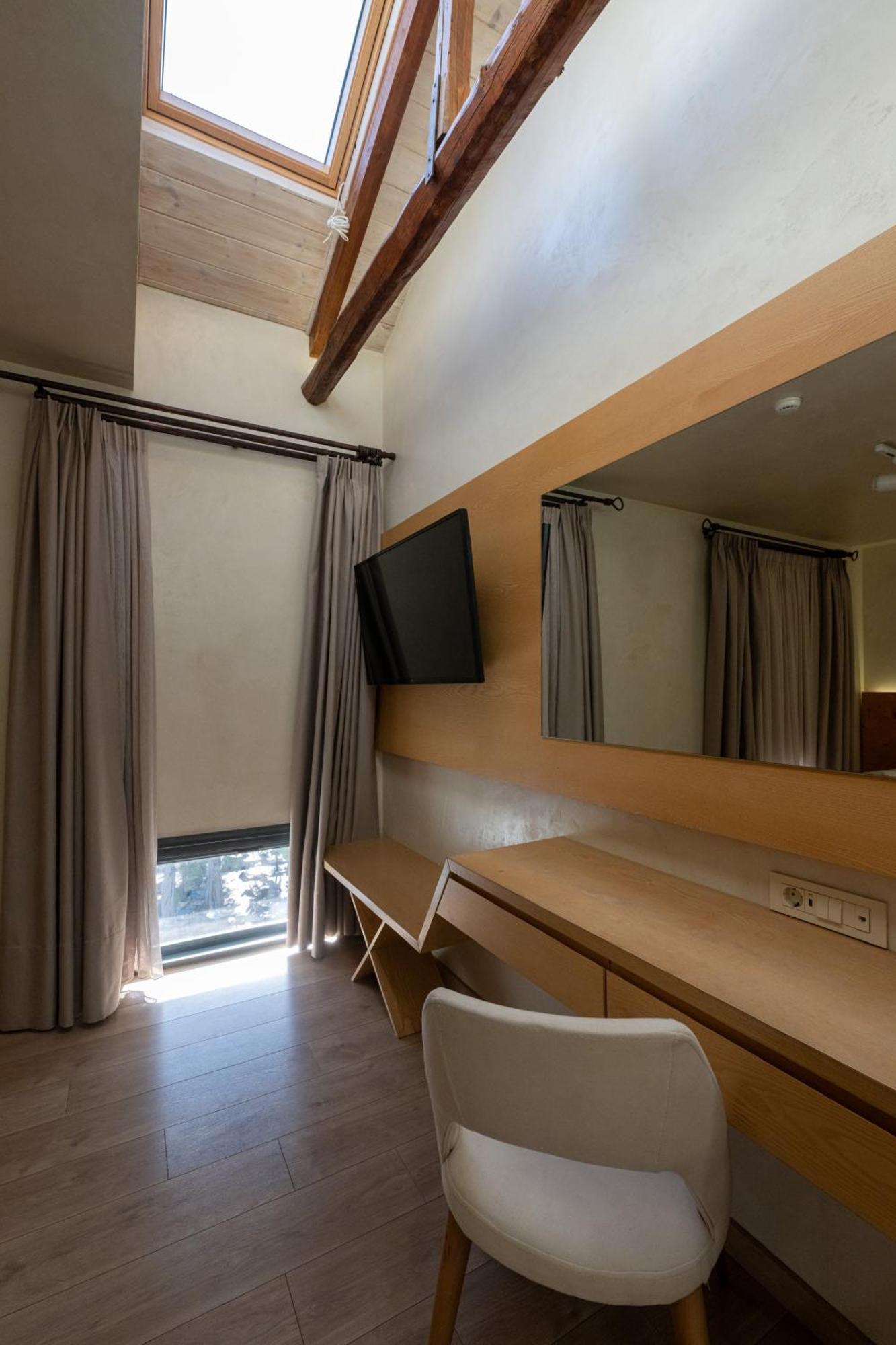 Panellinion Luxury Rooms Kalamata Exterior photo